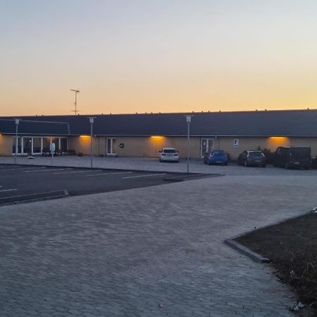 Skuldelev Kro Skibby Exterior photo